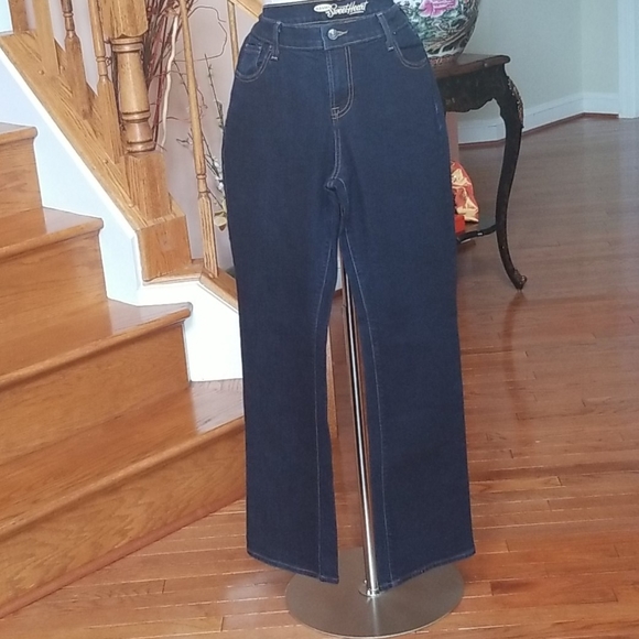 Jeans - Picture 2 of 3